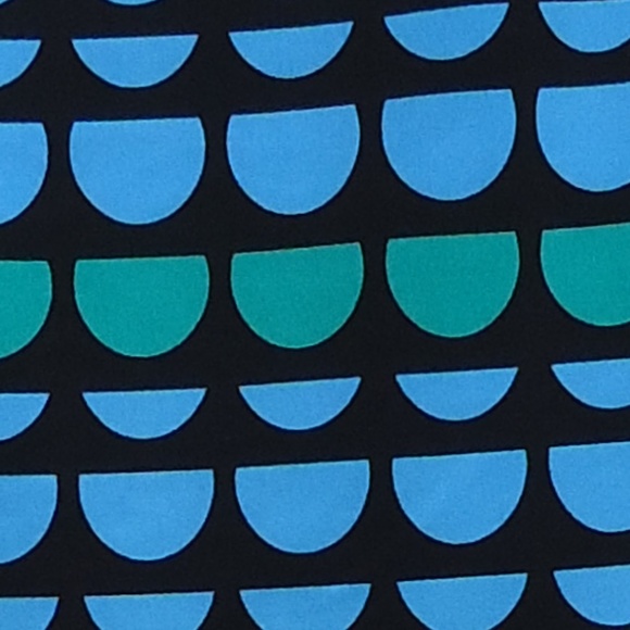 SIZE S. Vince Camuto stretch geometric design dress. - Picture 8 of 8